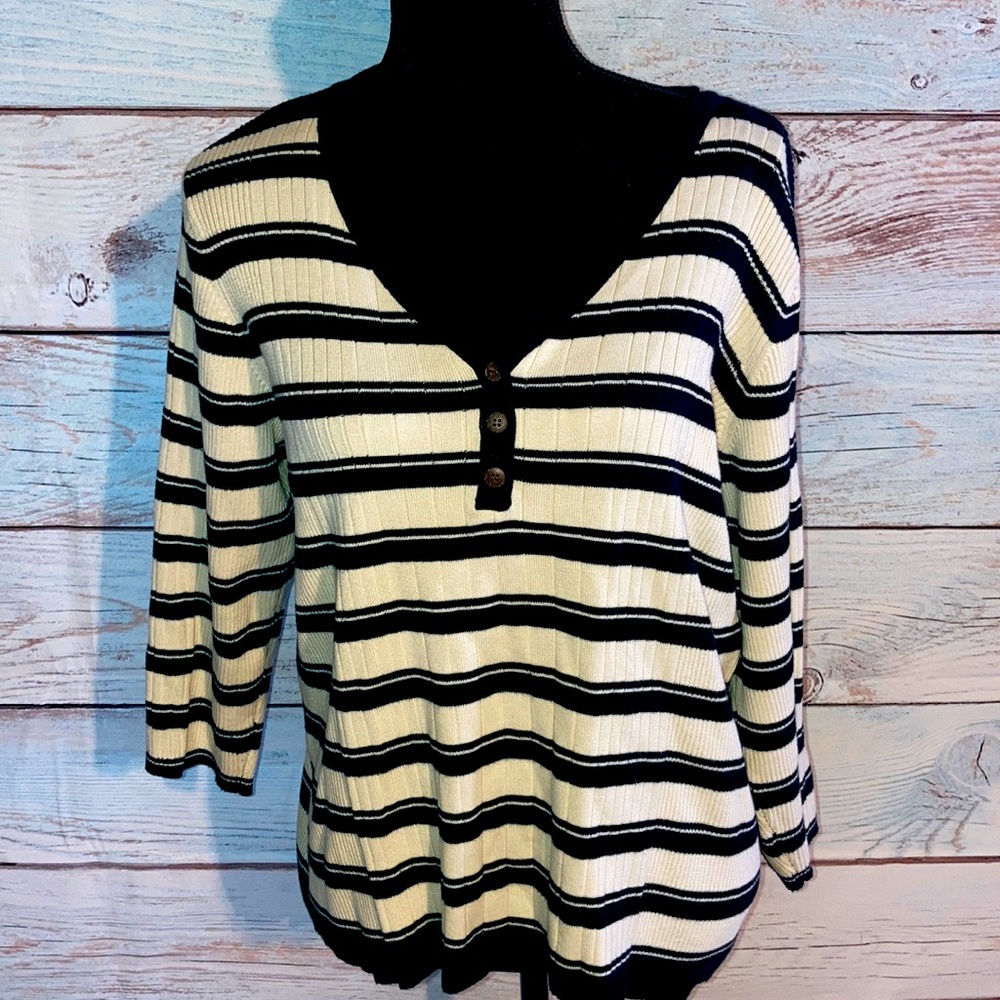 - First Issue by Liz Claiborne ribbed V neck sweater